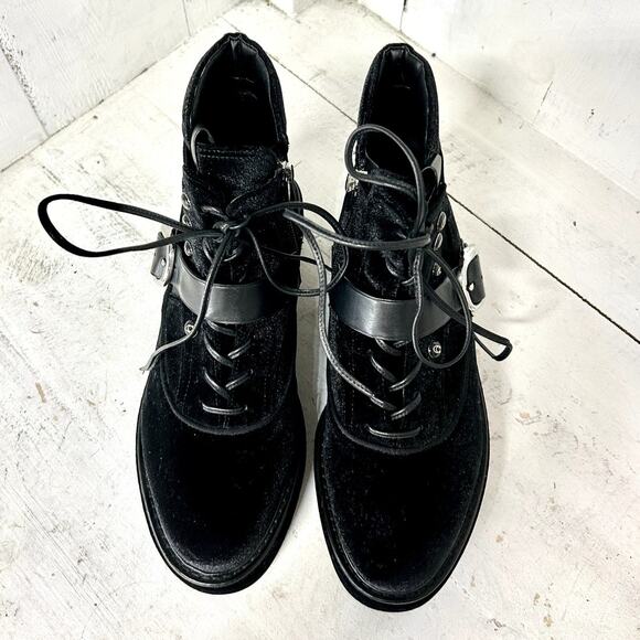 NWOT Coach x Tabitha Simmons Velvet Wedge Chelsea Hiker Ankle Boots Black 8.5 - Picture 4 of 10